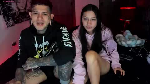 Snapshot of cleosexxx chatting on 11/24/25, 04:56 cleo y maikol online show from 11/24/25, 04:56