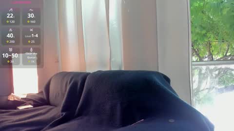 cleowhite_ online show from 10/30/25, 07:58