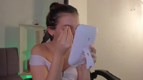 cleowhite_ online show from 02/19/26, 07:54