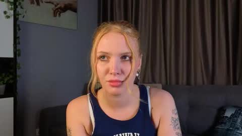 Alexandra online show from 10/21/25, 01:56