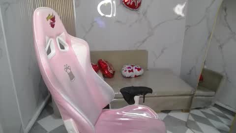 Clhoe online show from 02/15/26, 12:25