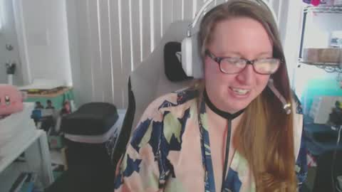 Snapshot of climaxfairy chatting on 02/14/25, 06:29 Kate online show from 02/14/25, 06:29