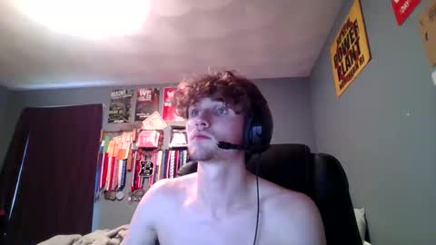 Snapshot of clint_wood chatting on 10/31/25, 03:35 clint_wood online show from 10/31/25, 03:35