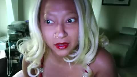 Snapshot of clioenchants chatting on 11/25/25, 06:19 High Queen Clio online show from 11/25/25, 06:19