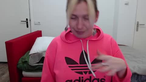 Syl  online show from 02/09/25, 05:43