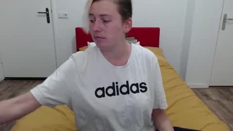 Syl  online show from 02/17/25, 06:48