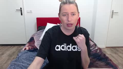 Syl  online show from 03/04/25, 10:13