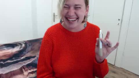 Syl  online show from 11/18/25, 10:36