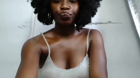 Snapshot of clitxcunt chatting on 02/23/26, 07:00 clitxcunt online show from 02/23/26, 07:00