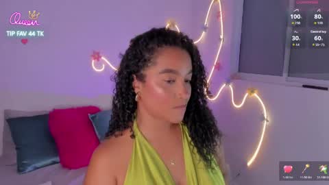 cloe_25 online show from 06/05/26, 02:18