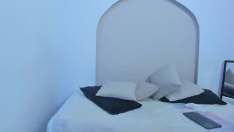 Snapshot of cloe_amazingg chatting on 12/08/24, 12:51 Cloe online show from 12/08/24, 12:51