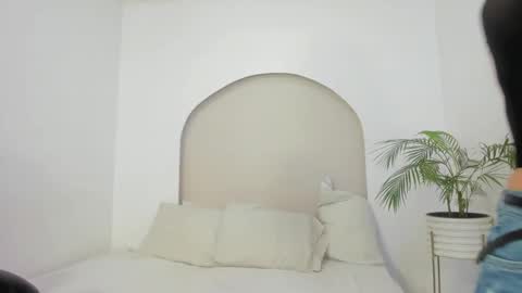 Snapshot of cloe_amazingg chatting on 12/19/25, 03:08 Cloe online show from 12/19/25, 03:08
