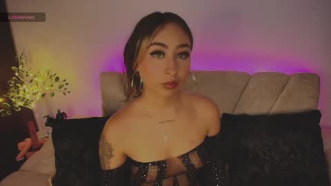 cloe_martinezz_ online show from 06/19/26, 11:19