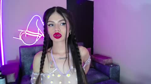 Snapshot of cloe_roouse chatting on 03/04/25, 06:26 Cloe online show from 03/04/25, 06:26