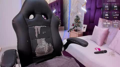 Cloe online show from 12/04/25, 06:16