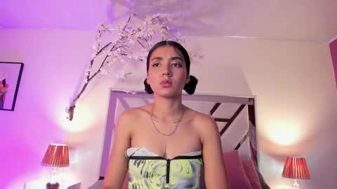 Snapshot of cloe_taylor__ chatting on 11/22/25, 03:27 CLOE online show from 11/22/25, 03:27