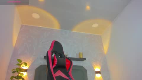 CHARLOTTE online show from 10/08/25, 02:31