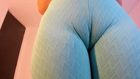 cloe online show from 12/05/24, 01:58