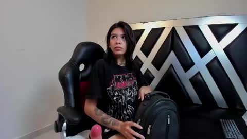 Snapshot of cloeperson chatting on 11/28/25, 11:57 lady cloe person online show from 11/28/25, 11:57