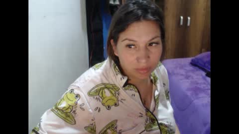 Snapshot of cloepussy chatting on 04/06/26, 11:22 cloepussy online show from 04/06/26, 11:22