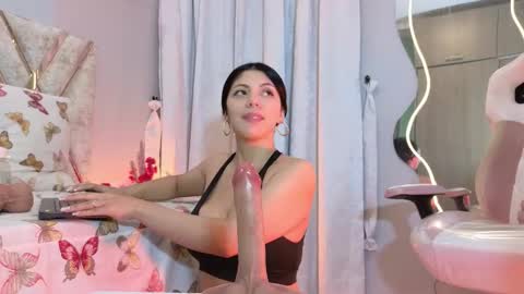 CLOE online show from 12/16/25, 09:36