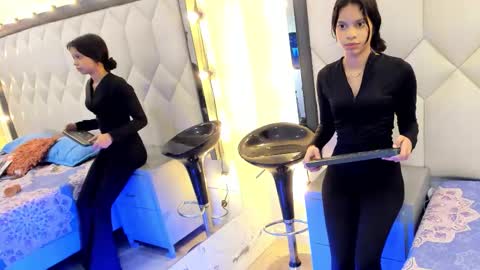 Snapshot of cloeygraweing chatting on 10/11/25, 04:27 cloeygraweing online show from 10/11/25, 04:27