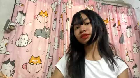 Snapshot of clorahosfeld chatting on 04/20/26, 04:26 Mikki online show from 04/20/26, 04:26