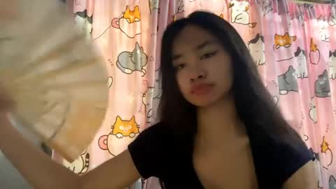 Snapshot of clorahosfeld chatting on 05/13/26, 07:17 Mikki online show from 05/13/26, 07:17
