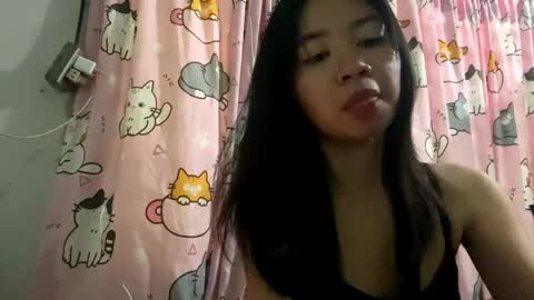 Snapshot of clorahosfeld chatting on 05/14/26, 08:43 Mikki online show from 05/14/26, 08:43