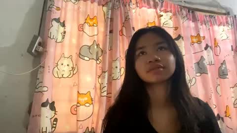 Snapshot of clorahosfeld chatting on 05/15/26, 07:15 Mikki online show from 05/15/26, 07:15