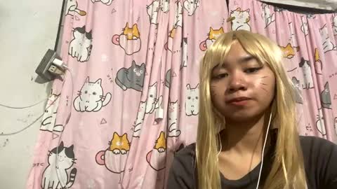 Snapshot of clorahosfeld chatting on 05/20/26, 10:21 Mikki online show from 05/20/26, 10:21