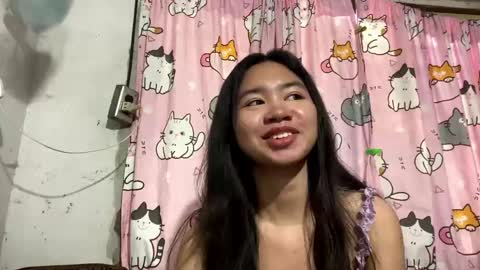 Snapshot of clorahosfeld chatting on 05/26/26, 06:20 Mikki online show from 05/26/26, 06:20