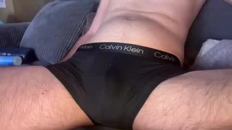 Snapshot of closeupbignick chatting on 11/01/25, 01:18 closeupbignick online show from 11/01/25, 01:18