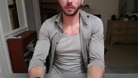 Snapshot of cloud900x chatting on 10/10/25, 12:42 Cloud online show from 10/10/25, 12:42