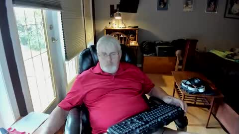 Snapshot of cloudalert62 chatting on 10/31/25, 07:48 cloudalert62 online show from 10/31/25, 07:48