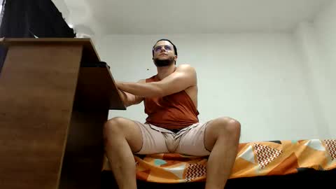 Snapshot of cloudsfunxxx chatting on 05/02/26, 04:01 cloudsfunxxx online show from 05/02/26, 04:01