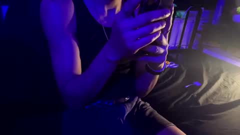 Snapshot of cloudsixtnine chatting on 12/20/25, 10:22 Drew online show from 12/20/25, 10:22