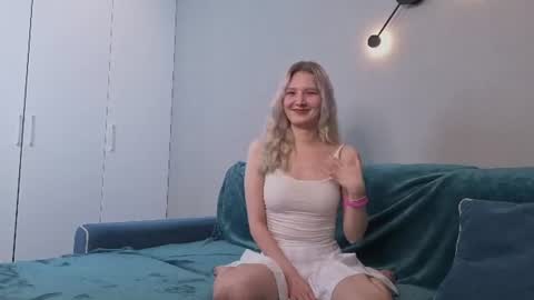 Snapshot of cloudyyangel chatting on 07/13/26, 08:11 Angel online show from 07/13/26, 08:11