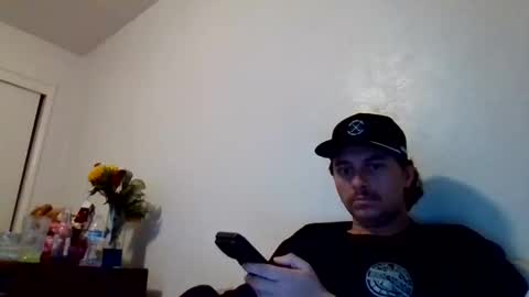 Snapshot of cloudyydayzz chatting on 02/17/26, 10:45 tallhungandcloudy online show from 02/17/26, 10:45