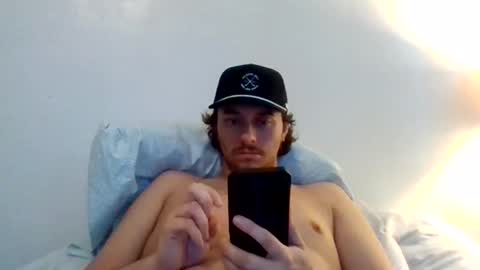 Snapshot of cloudyydayzz chatting on 02/23/26, 10:18 tallhungandcloudy online show from 02/23/26, 10:18