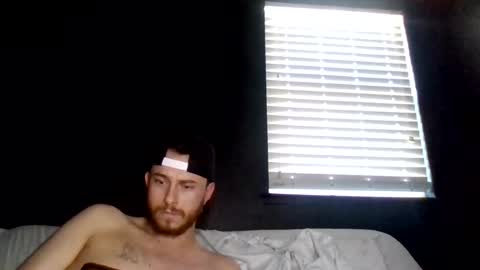 Snapshot of cloudyydayzz chatting on 06/14/26, 06:32 tallhungandcloudy online show from 06/14/26, 06:32