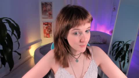 Snapshot of clover_red chatting on 12/04/24, 07:56 Clover follow me online show from 12/04/24, 07:56