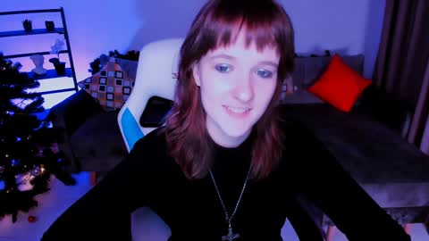 Snapshot of clover_red chatting on 01/02/25, 02:57 Clover follow me online show from 01/02/25, 02:57