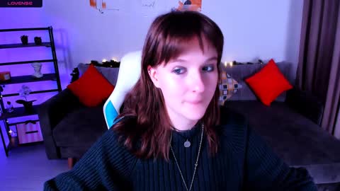 Snapshot of clover_red chatting on 01/18/25, 03:49 Clover follow me online show from 01/18/25, 03:49