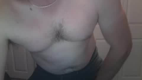 Snapshot of clovershit1 chatting on 10/06/25, 03:31 clovershit1 online show from 10/06/25, 03:31