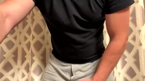 Snapshot of clovershit1 chatting on 10/23/25, 01:05 clovershit1 online show from 10/23/25, 01:05