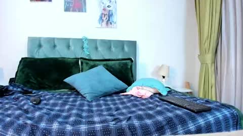 emely dolce online show from 02/24/25, 06:27