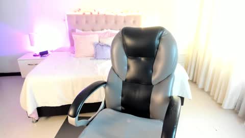 emely dolce online show from 09/28/25, 03:28