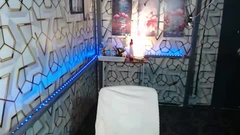 Snapshot of clyde_twinkx chatting on 10/13/25, 02:17 clyde_twinkx online show from 10/13/25, 02:17