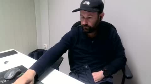 Snapshot of cmp_brandon chatting on 12/02/24, 04:31 cmp_brandon online show from 12/02/24, 04:31